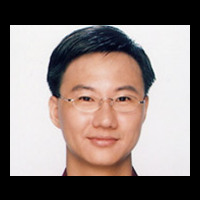 Yi-Lang Tsai Headshot