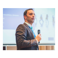 Damir Savanovic Headshot